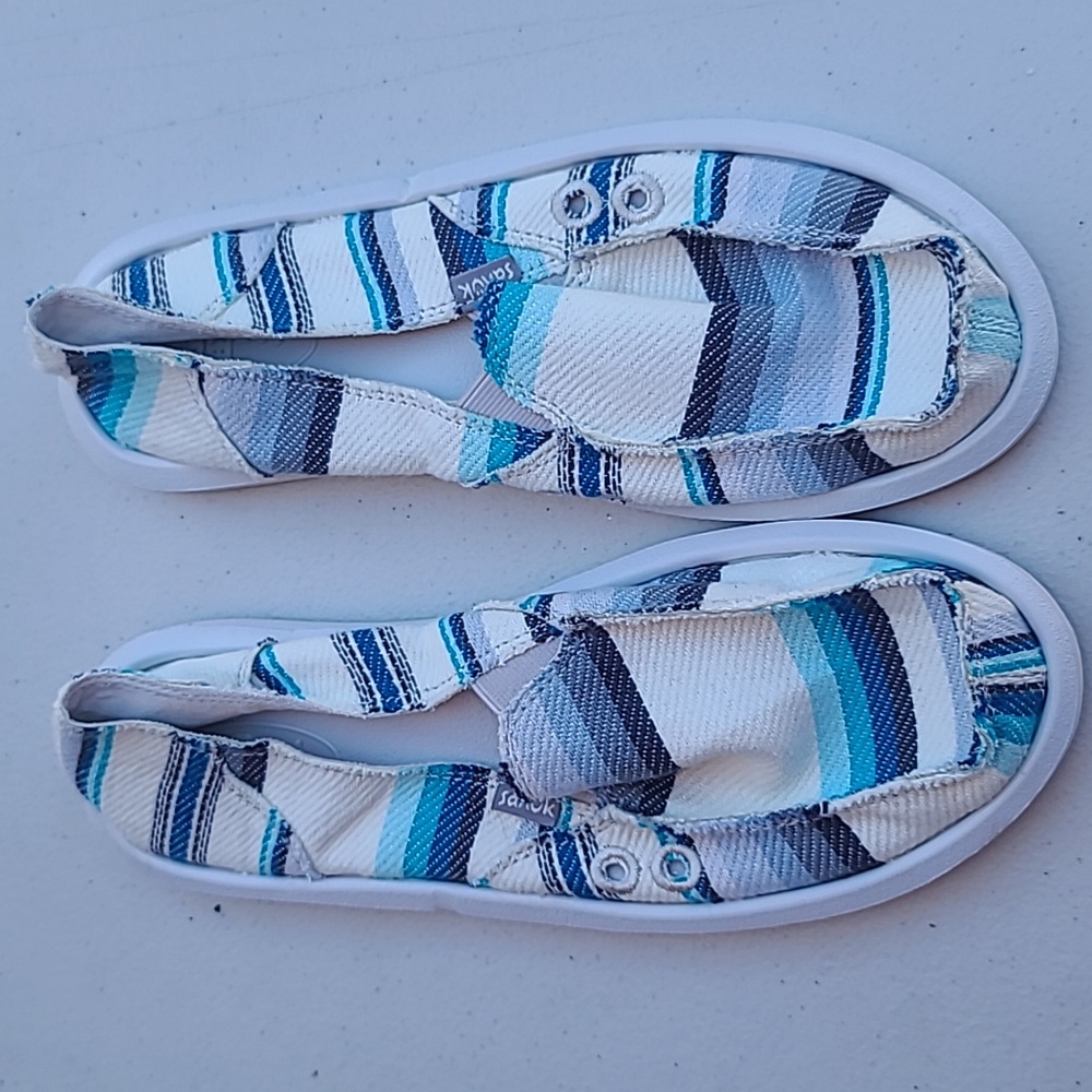Sanuk Donna blanket